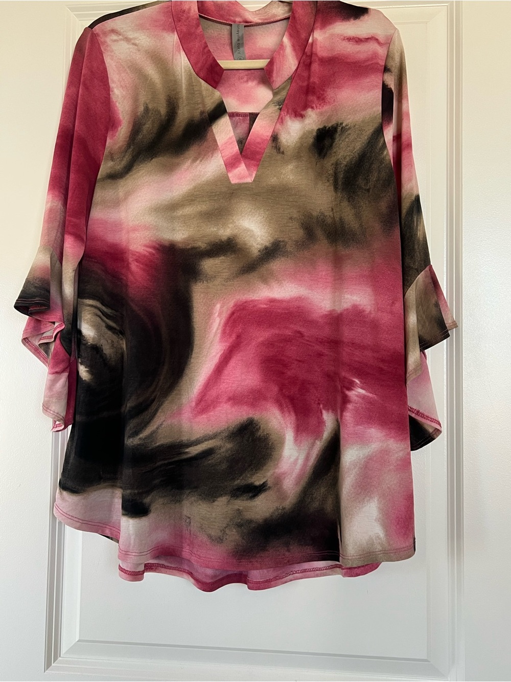 Honeyme Curvy Women's Watercolor V-Notch Tunic in Pink & Brown